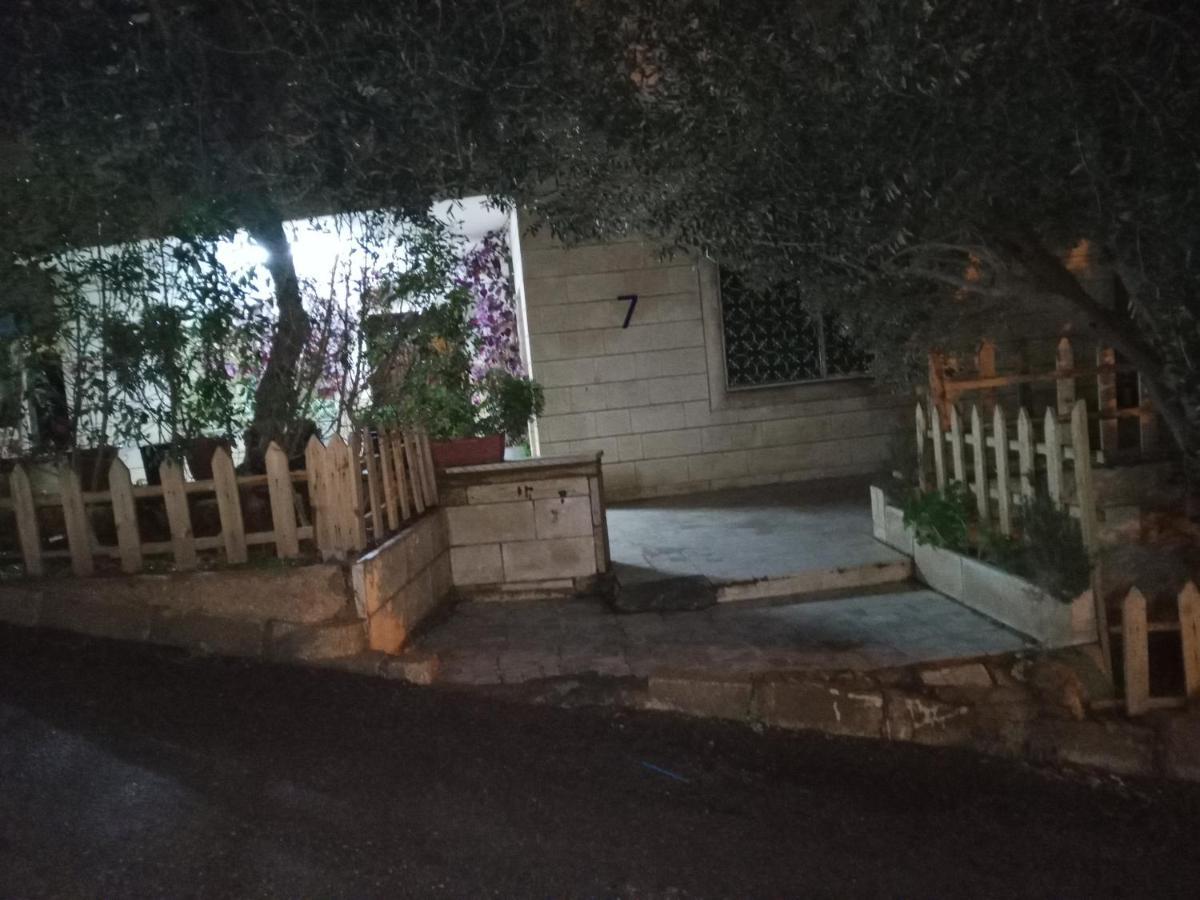 Flower Jarash Exterior photo